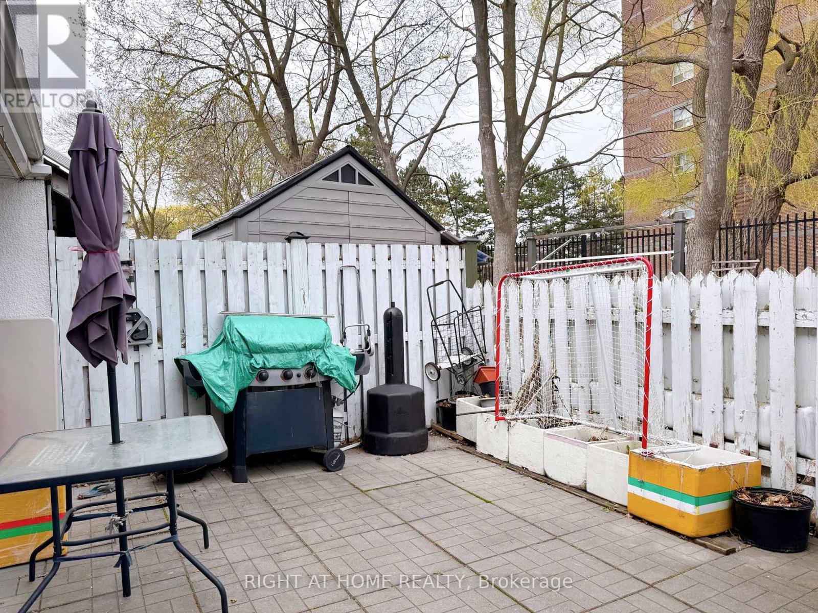 #101 2901 JANE STREET - 25