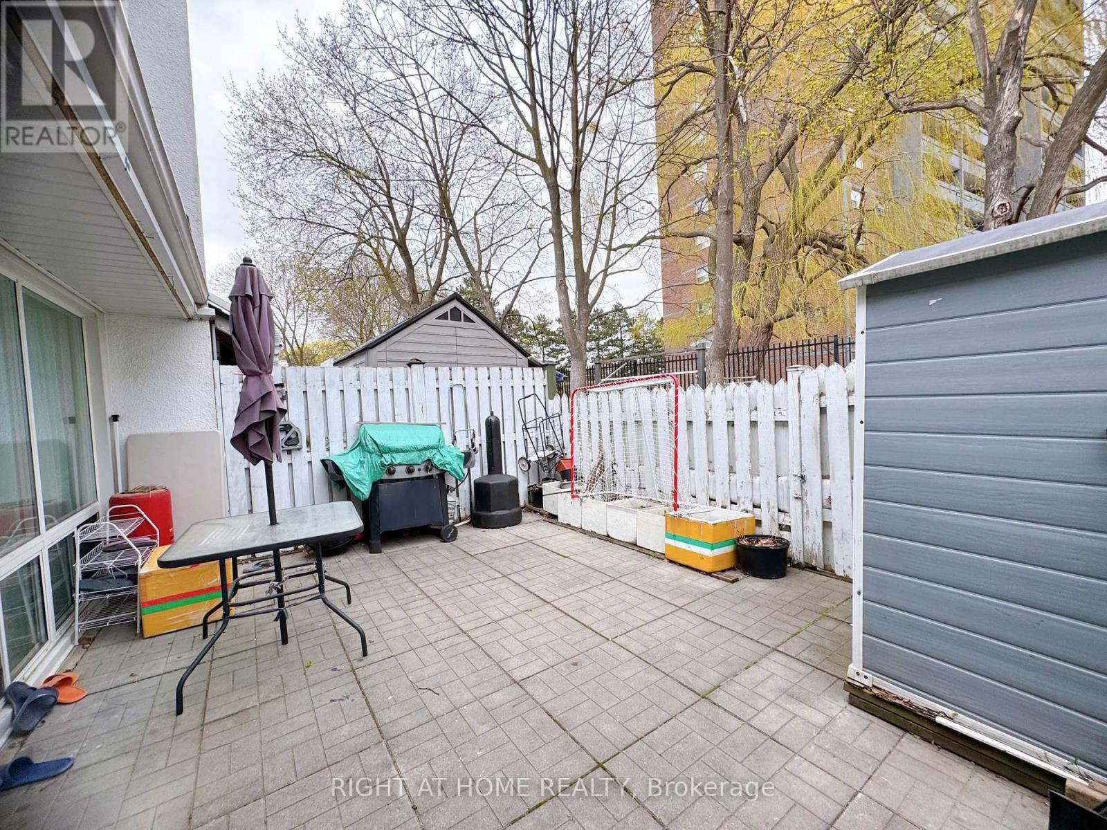 #101 2901 JANE STREET - 27