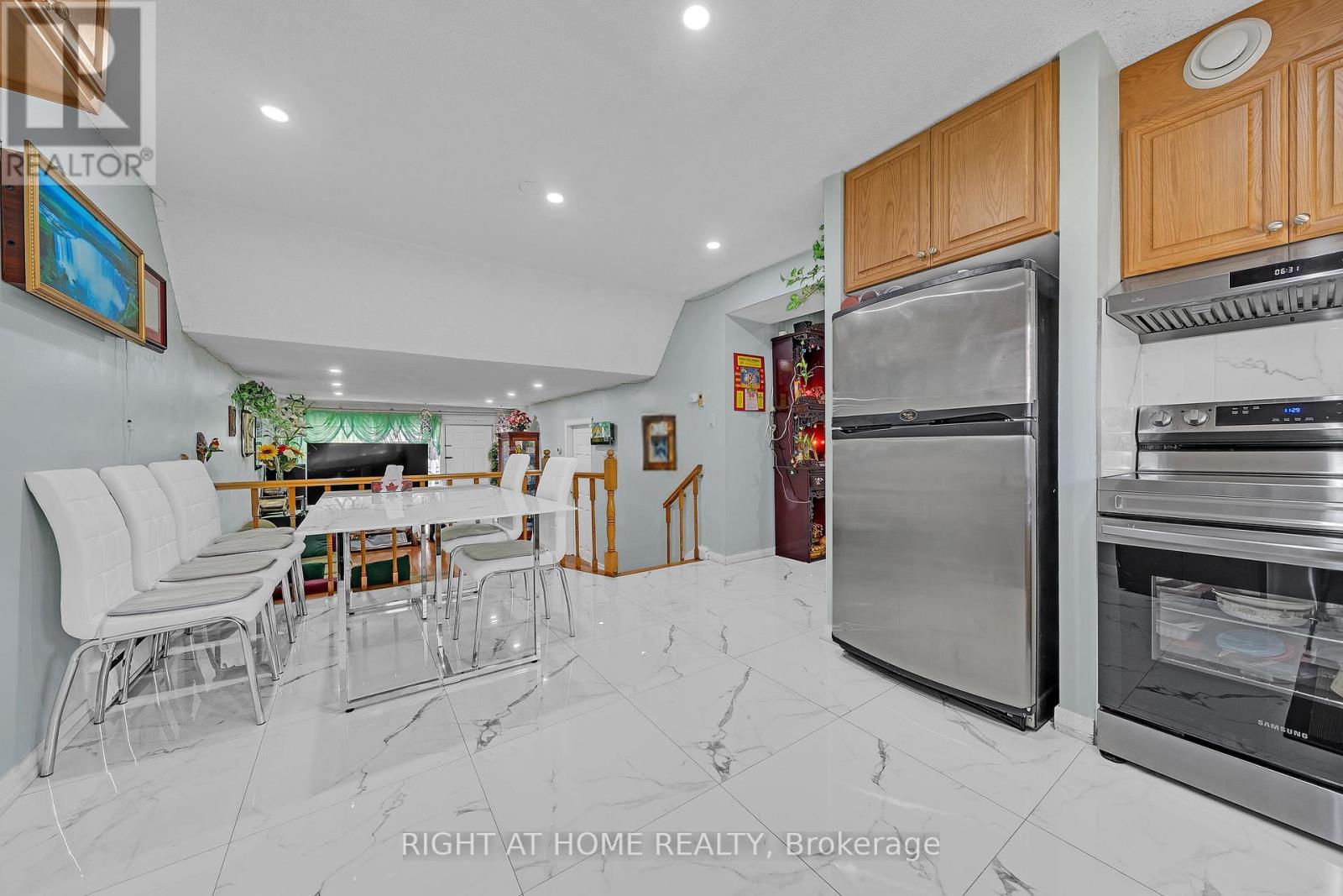#101 2901 JANE STREET - 9