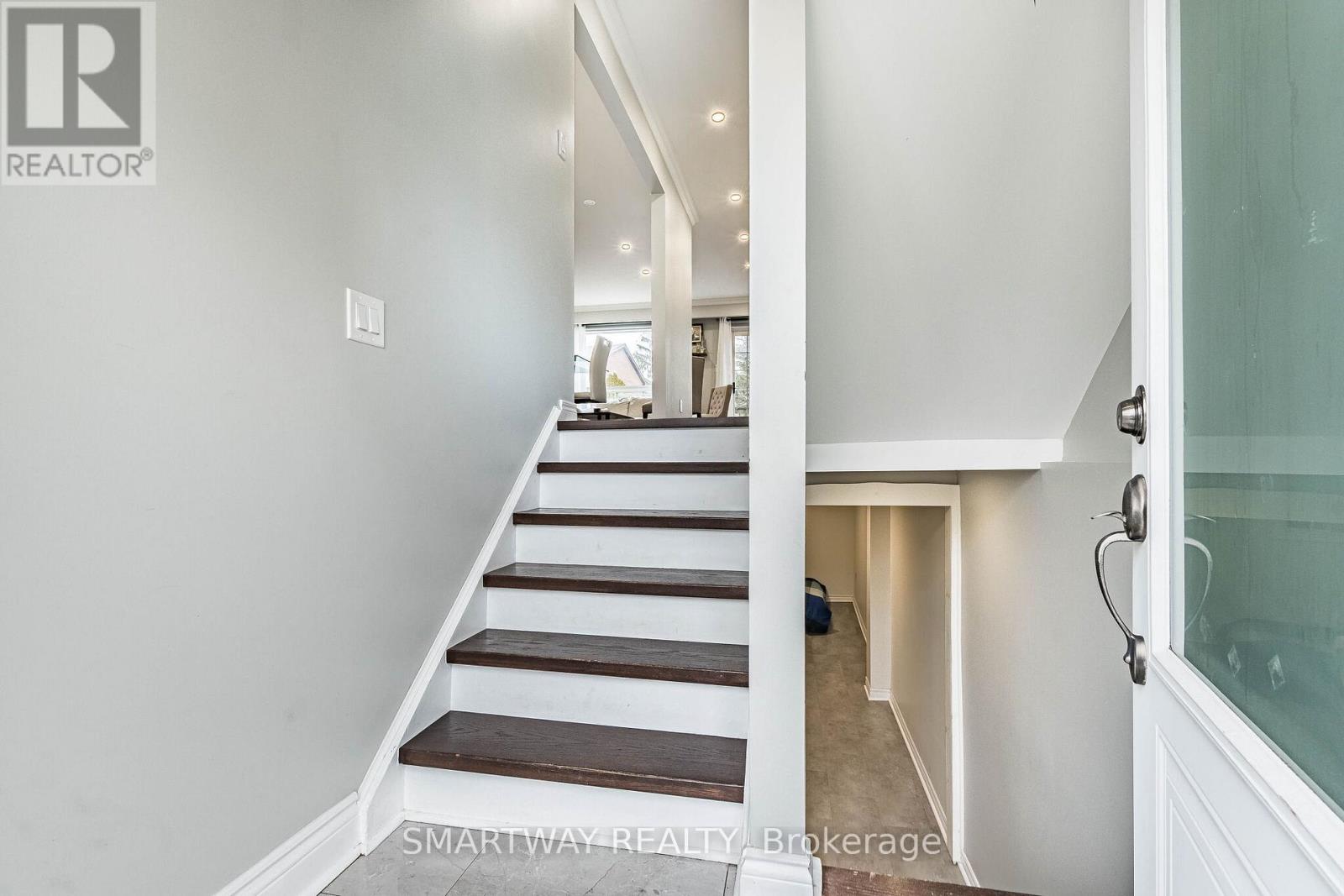 #10 2445 HOMELANDS DRIVE - 4