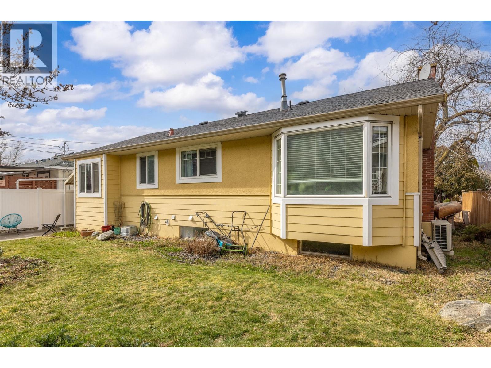 1955 Bowes Street, Kelowna