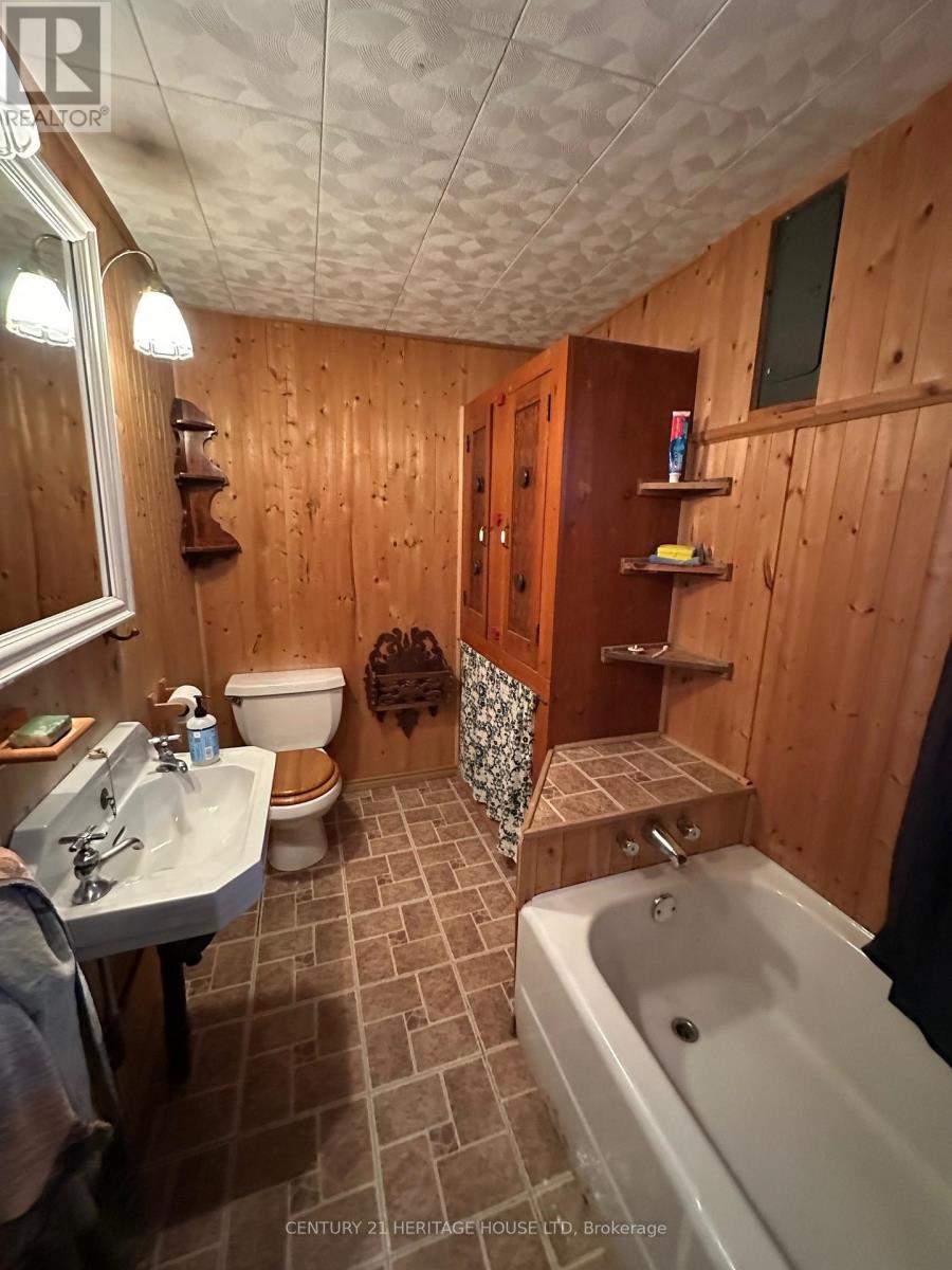 3393 WANEETA DRIVE - 12