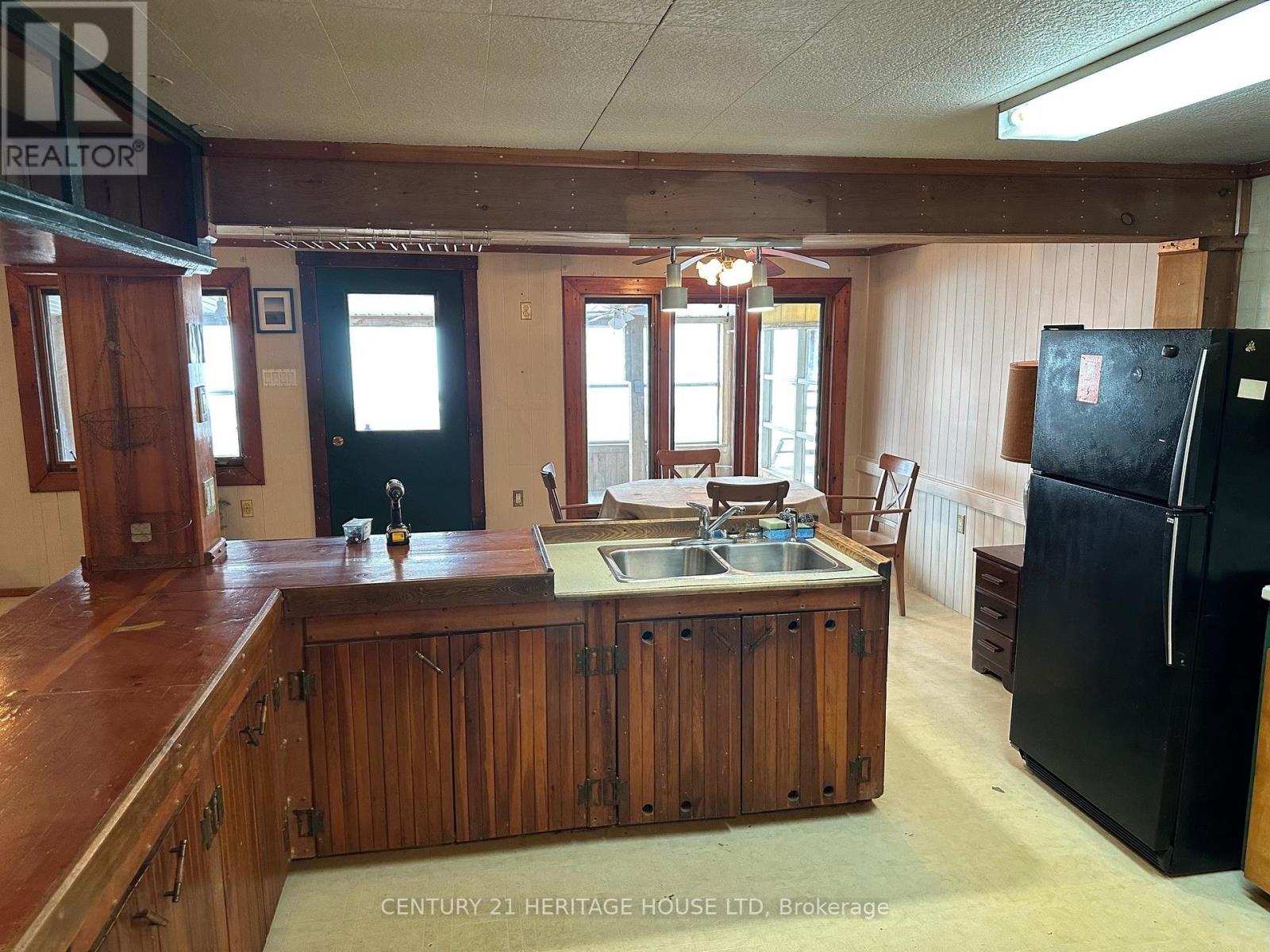 3393 WANEETA DRIVE - 8