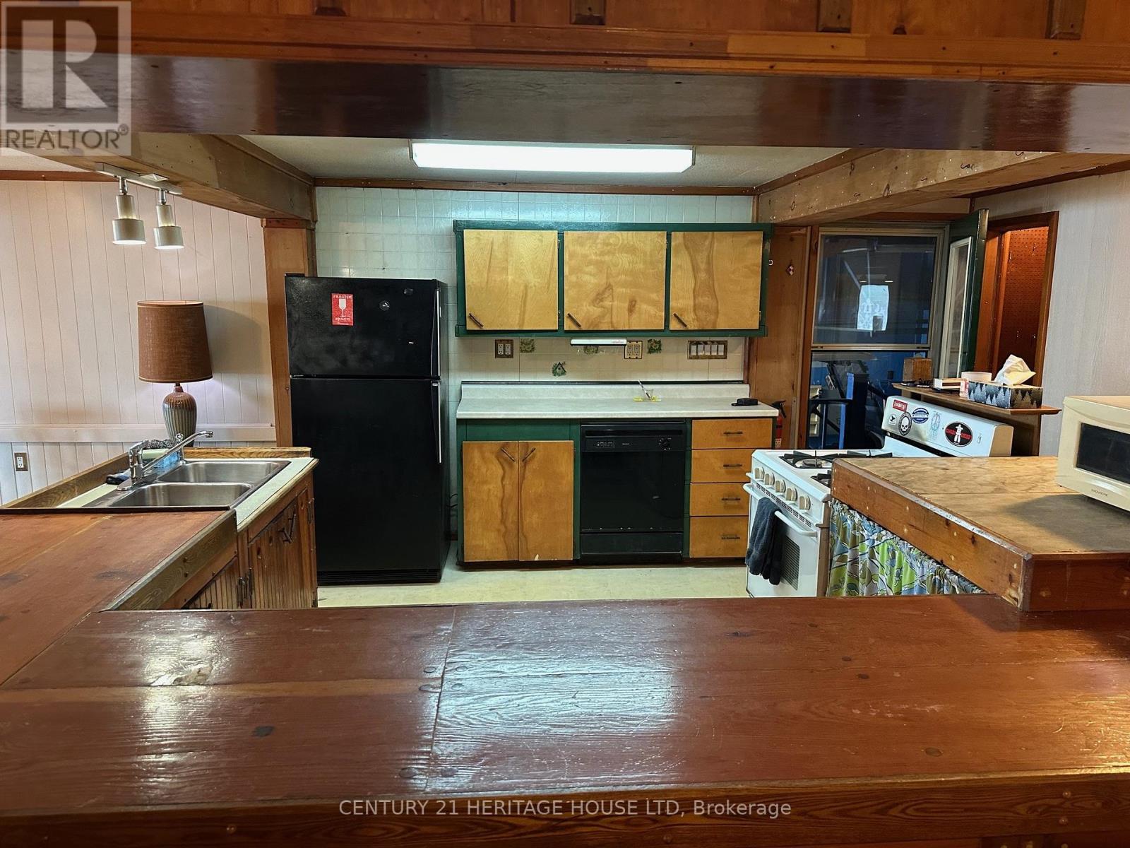 3393 WANEETA DRIVE - 9