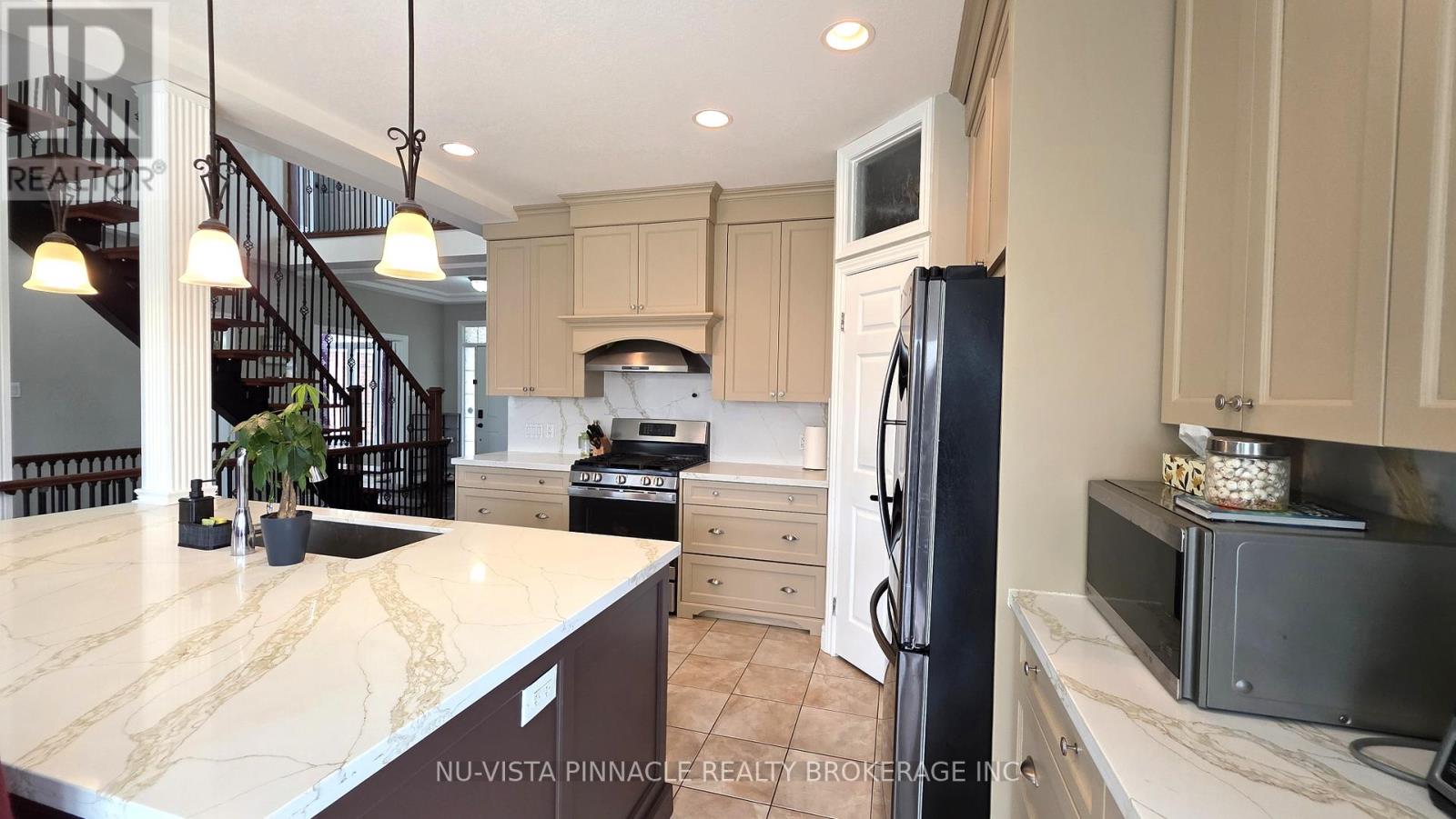 UPPER LEVEL - 1603 VANDUSEN COURT Property Photo