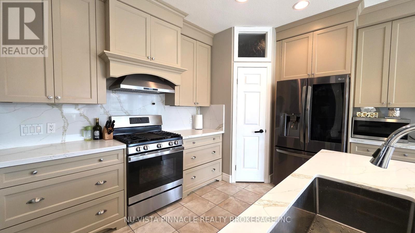 UPPER LEVEL - 1603 VANDUSEN COURT Property Photo