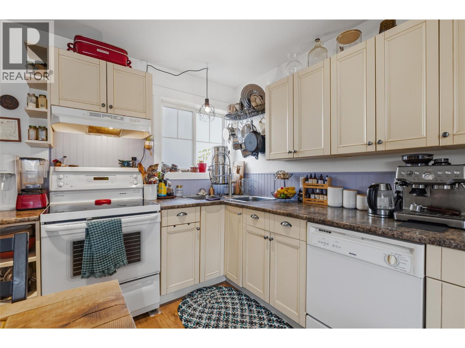 1955 Bowes Street, Kelowna