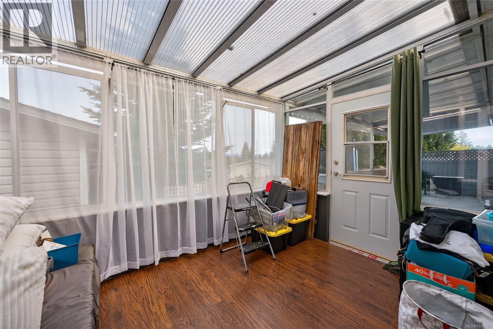 921 Esslinger Rd, Parksville