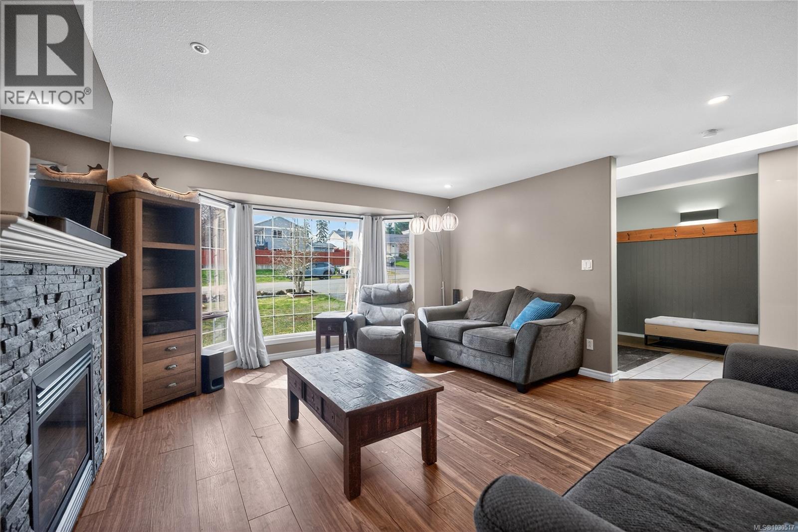 921 Esslinger Rd, Parksville