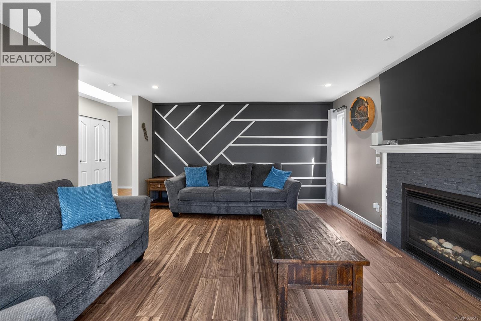 921 Esslinger Rd, Parksville