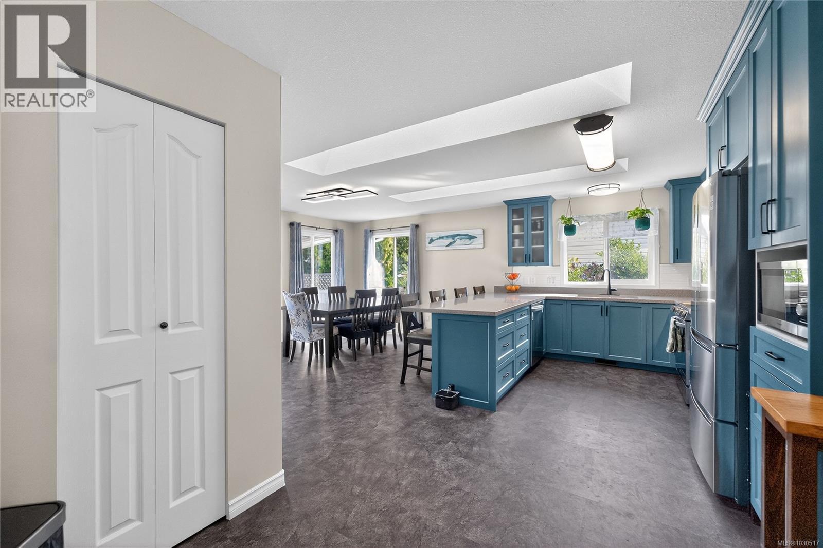 921 Esslinger Rd, Parksville