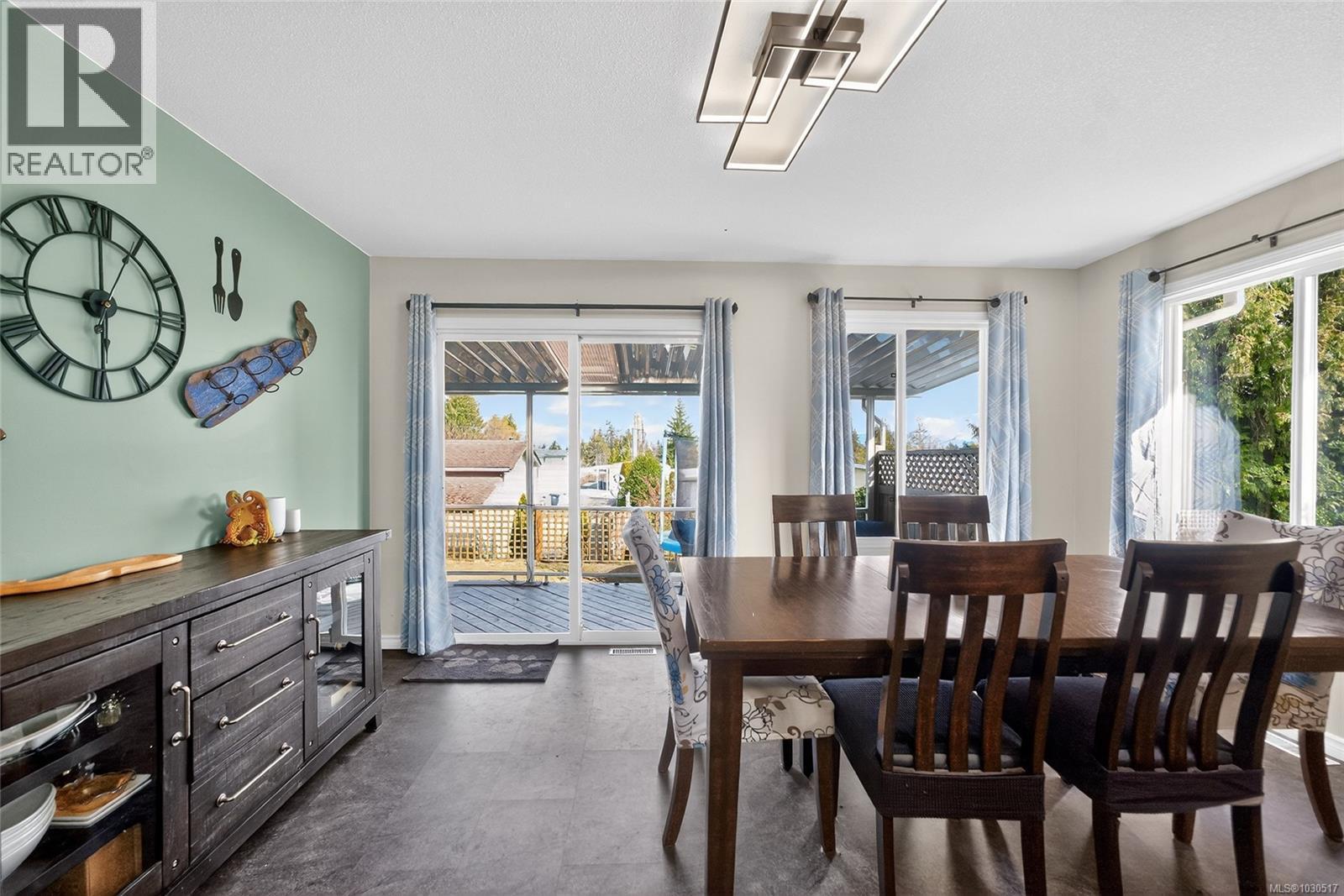 921 Esslinger Rd, Parksville