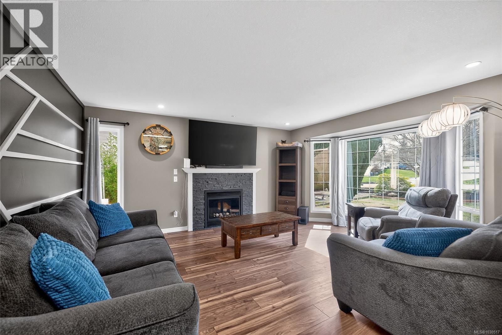 921 Esslinger Rd, Parksville