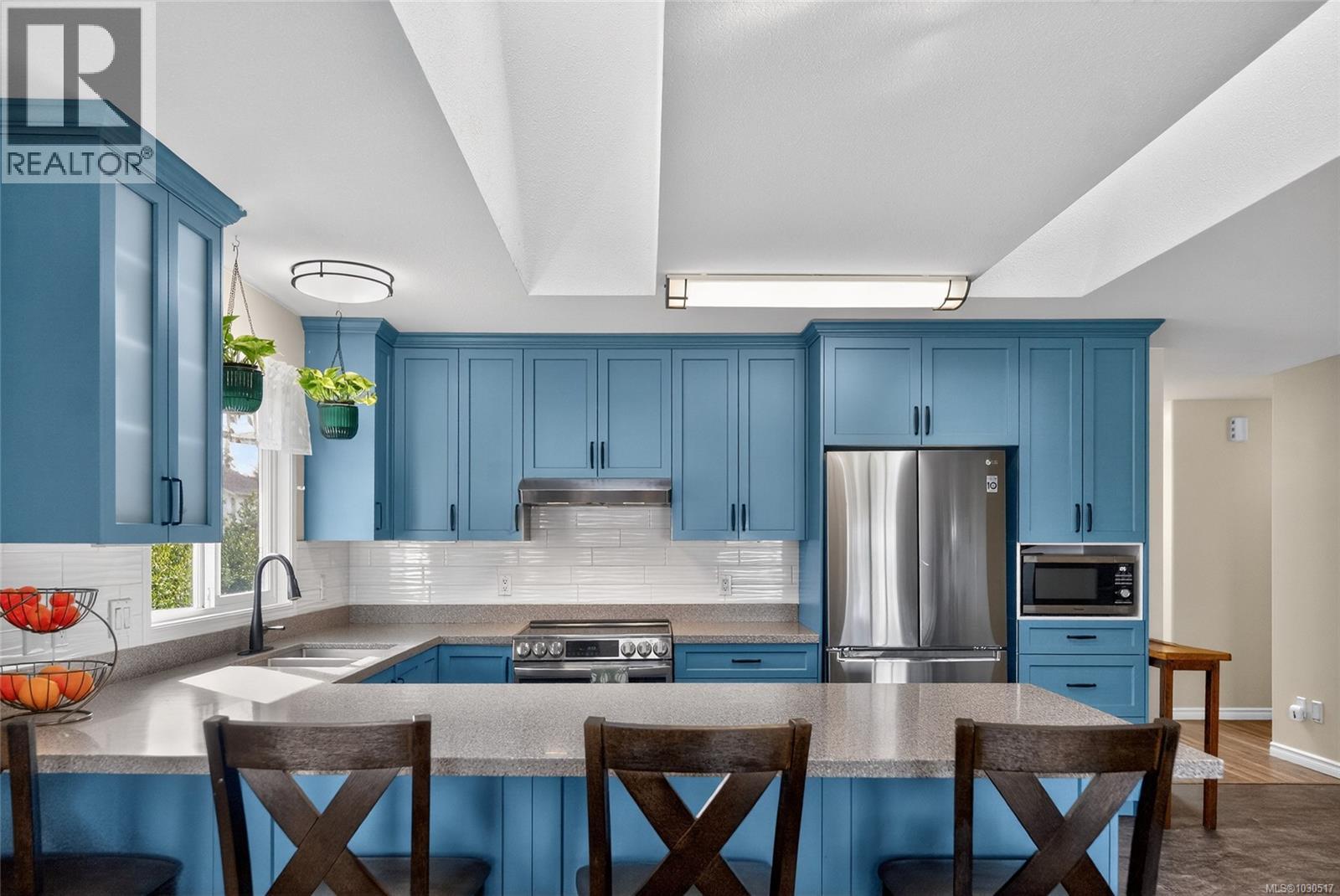 921 Esslinger Rd, Parksville