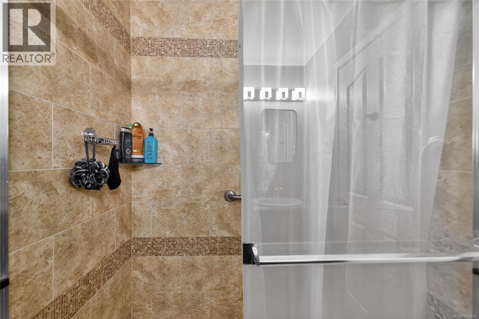 921 Esslinger Rd, Parksville