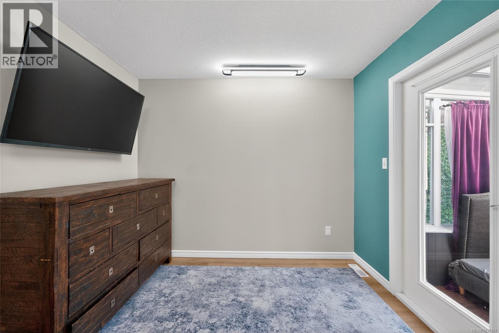 921 Esslinger Rd, Parksville