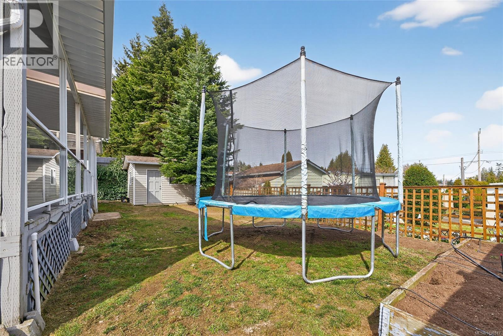 921 Esslinger Rd, Parksville