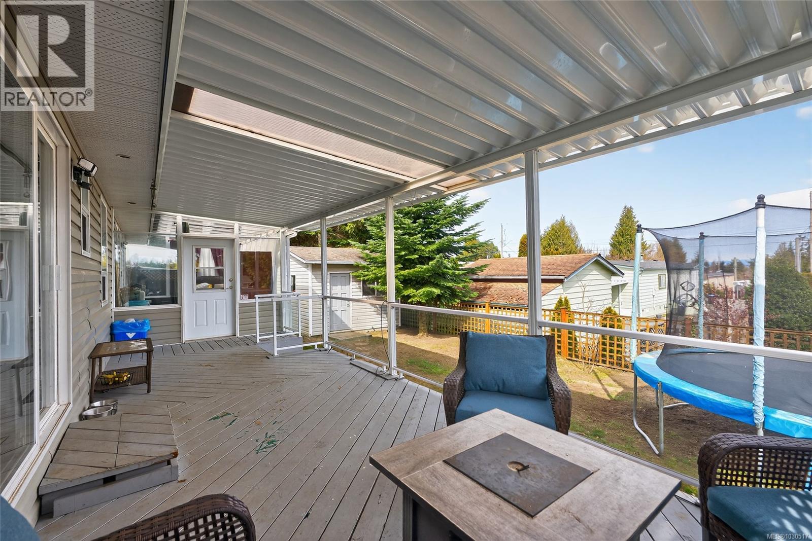 921 Esslinger Rd, Parksville