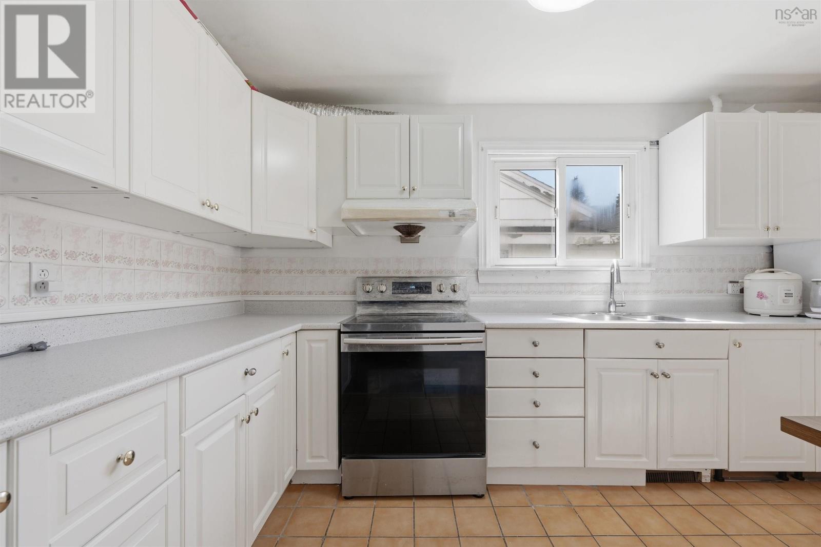 Property 10 of 50 of 3222 Micmac Street