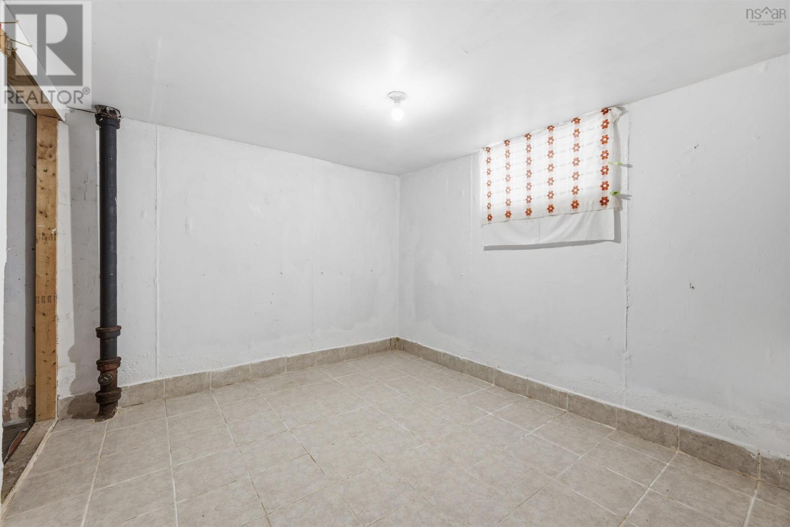 Property 29 of 50 of 3222 Micmac Street