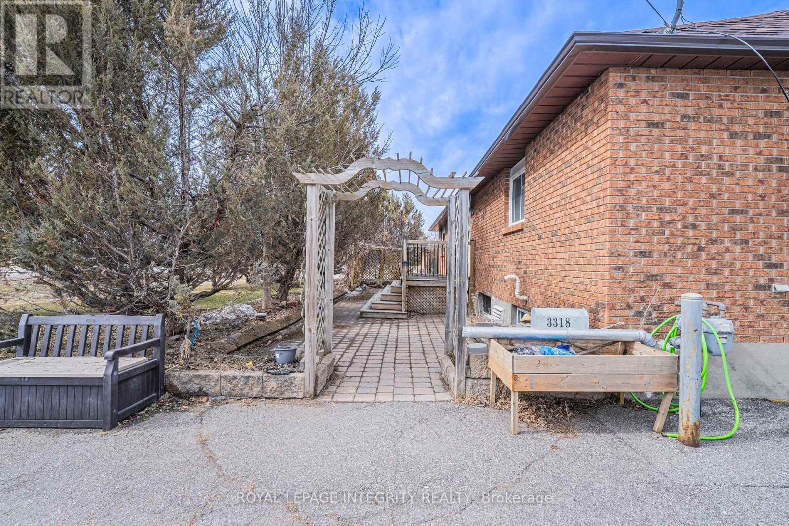 3318 DUNROBIN ROAD - 2