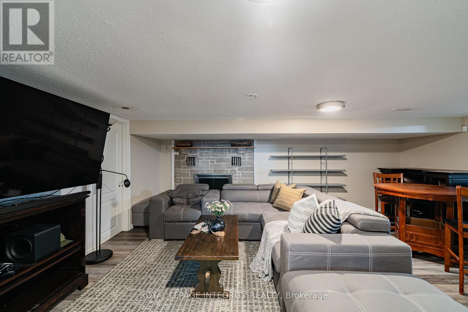 3318 DUNROBIN ROAD - 28