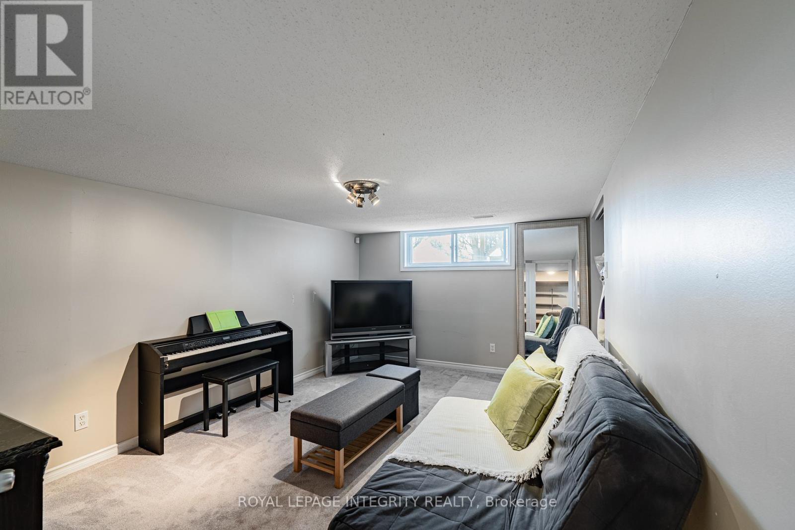 3318 DUNROBIN ROAD - 29