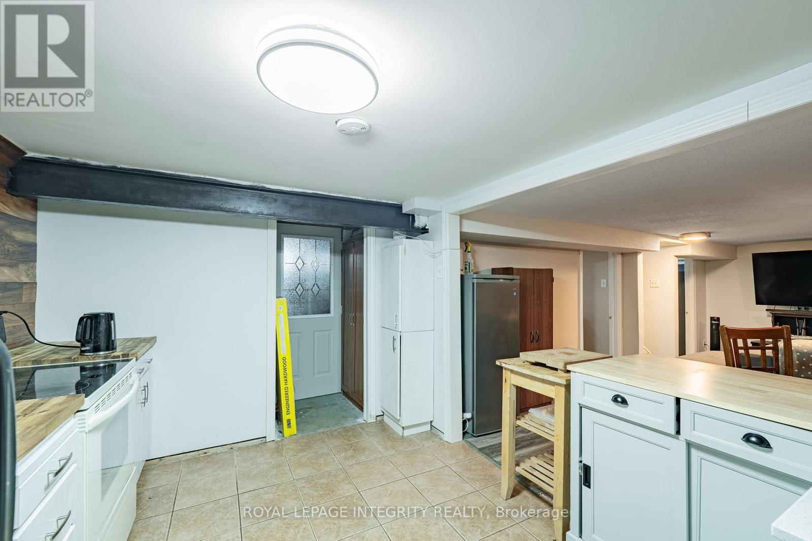 3318 DUNROBIN ROAD - 33