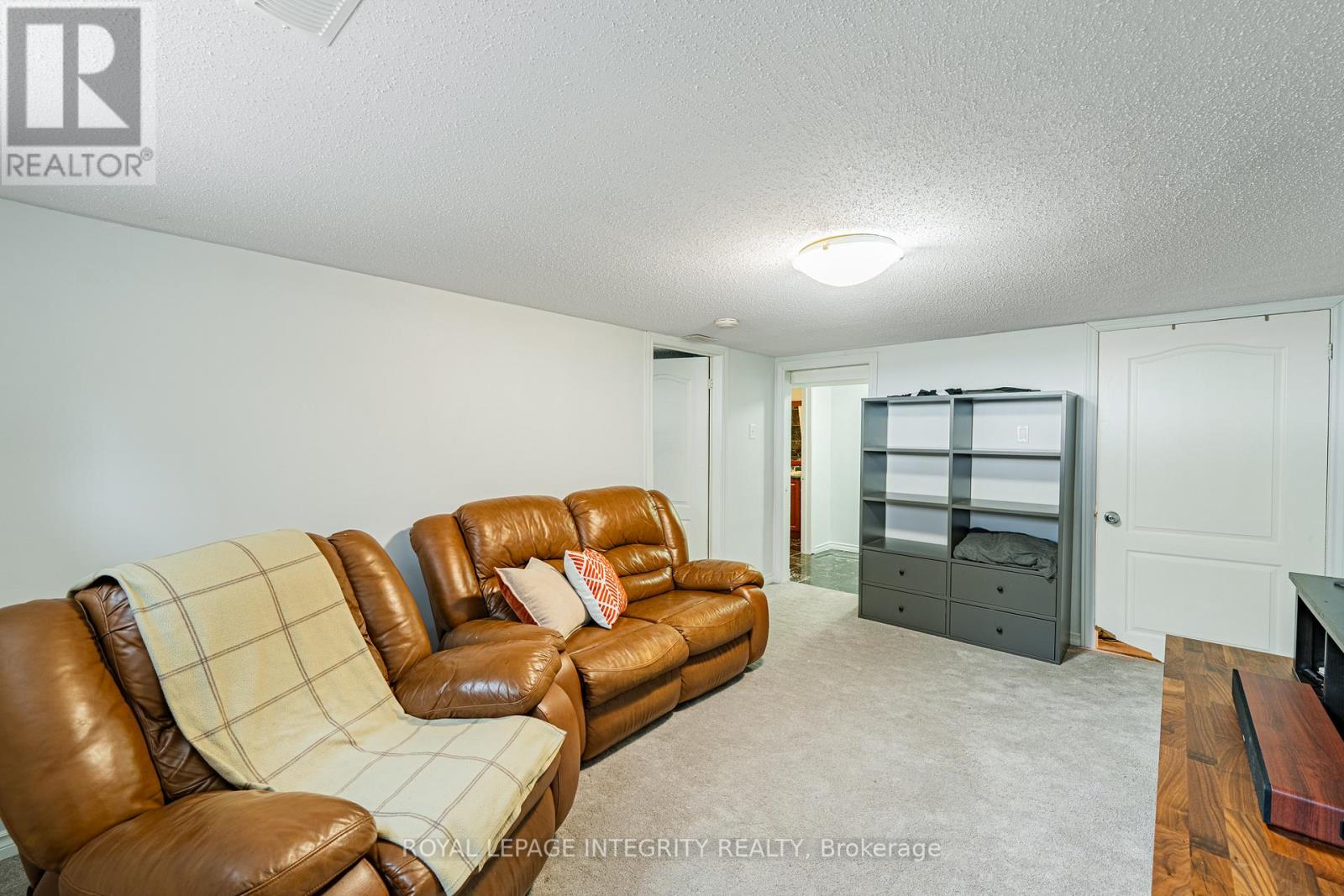 3318 DUNROBIN ROAD - 35