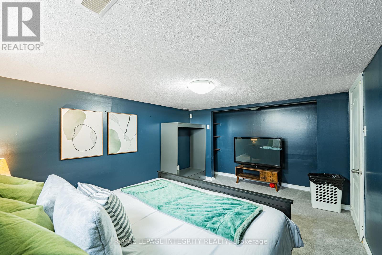 3318 DUNROBIN ROAD - 37