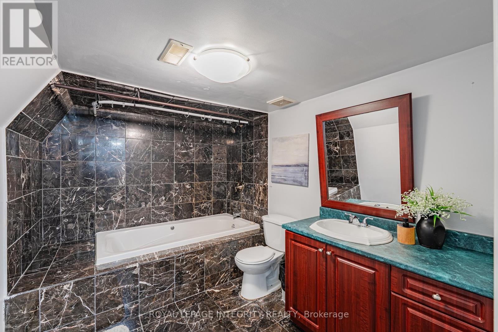3318 DUNROBIN ROAD - 38