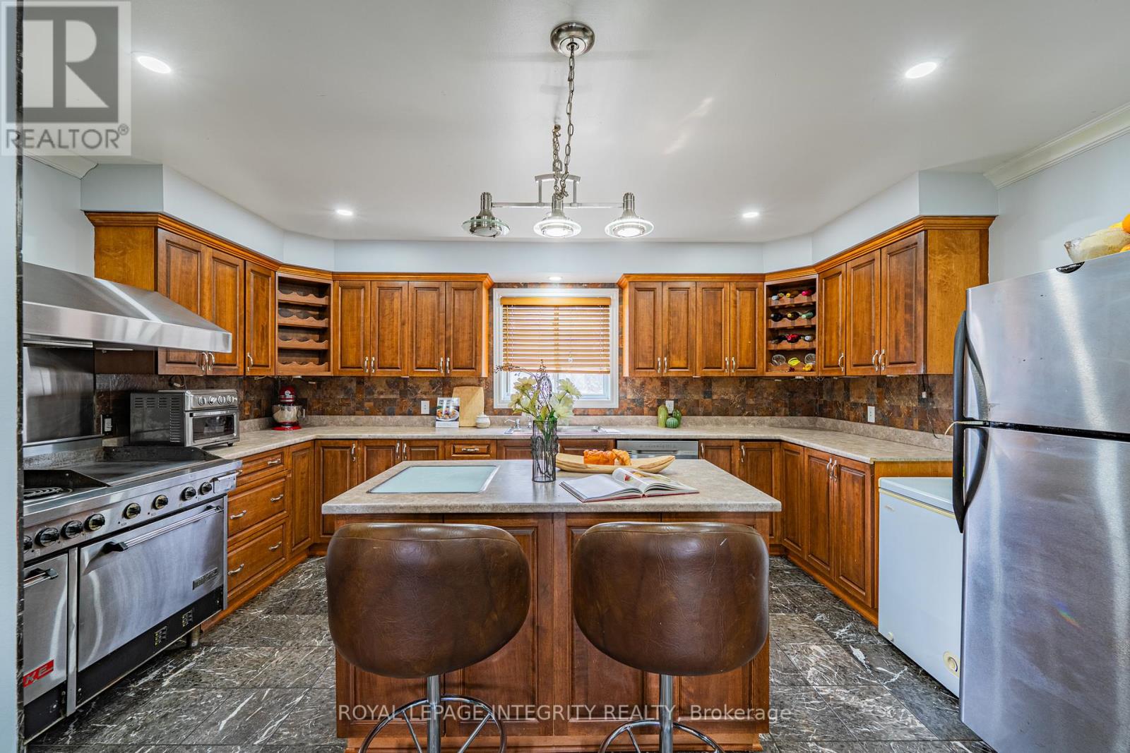 3318 DUNROBIN ROAD - 8