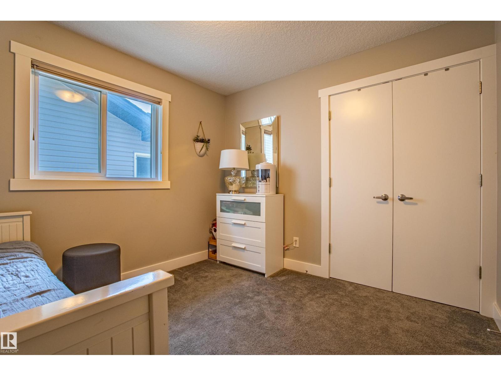 9815 225 ST NW, Edmonton