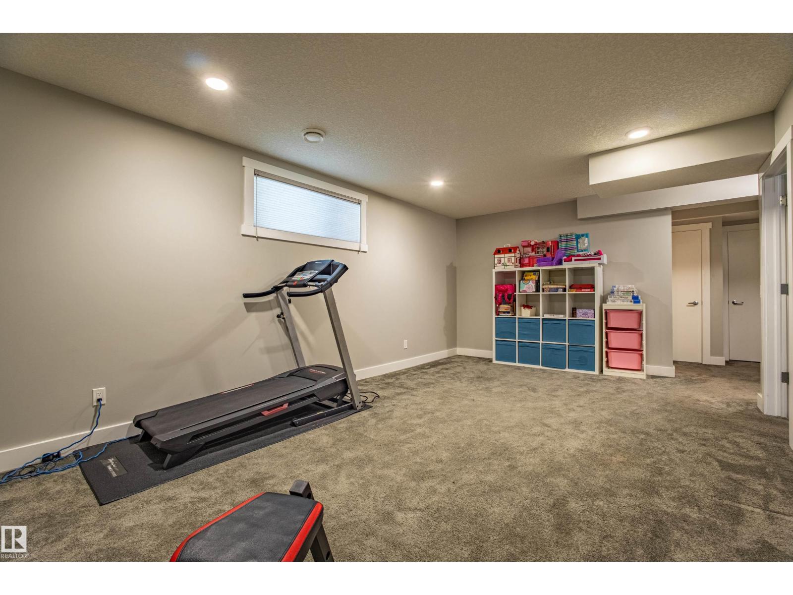 9815 225 ST NW, Edmonton