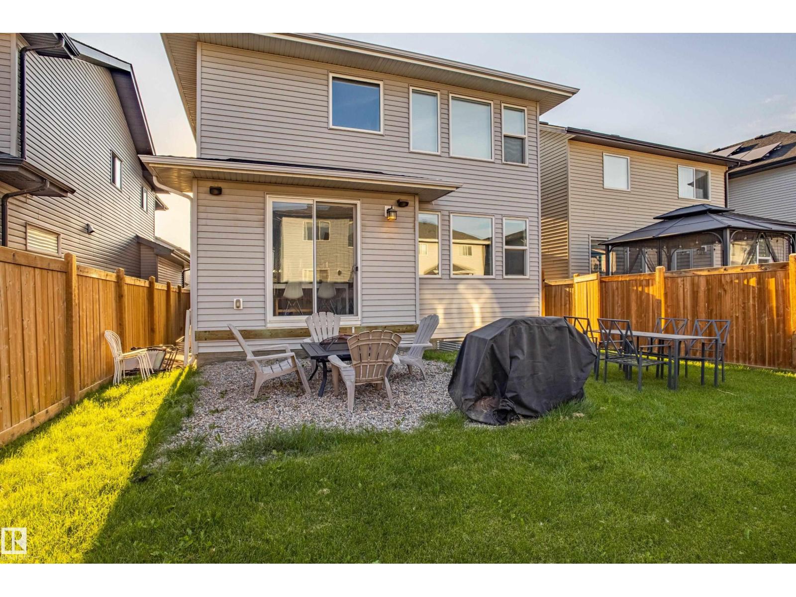 9815 225 ST NW, Edmonton