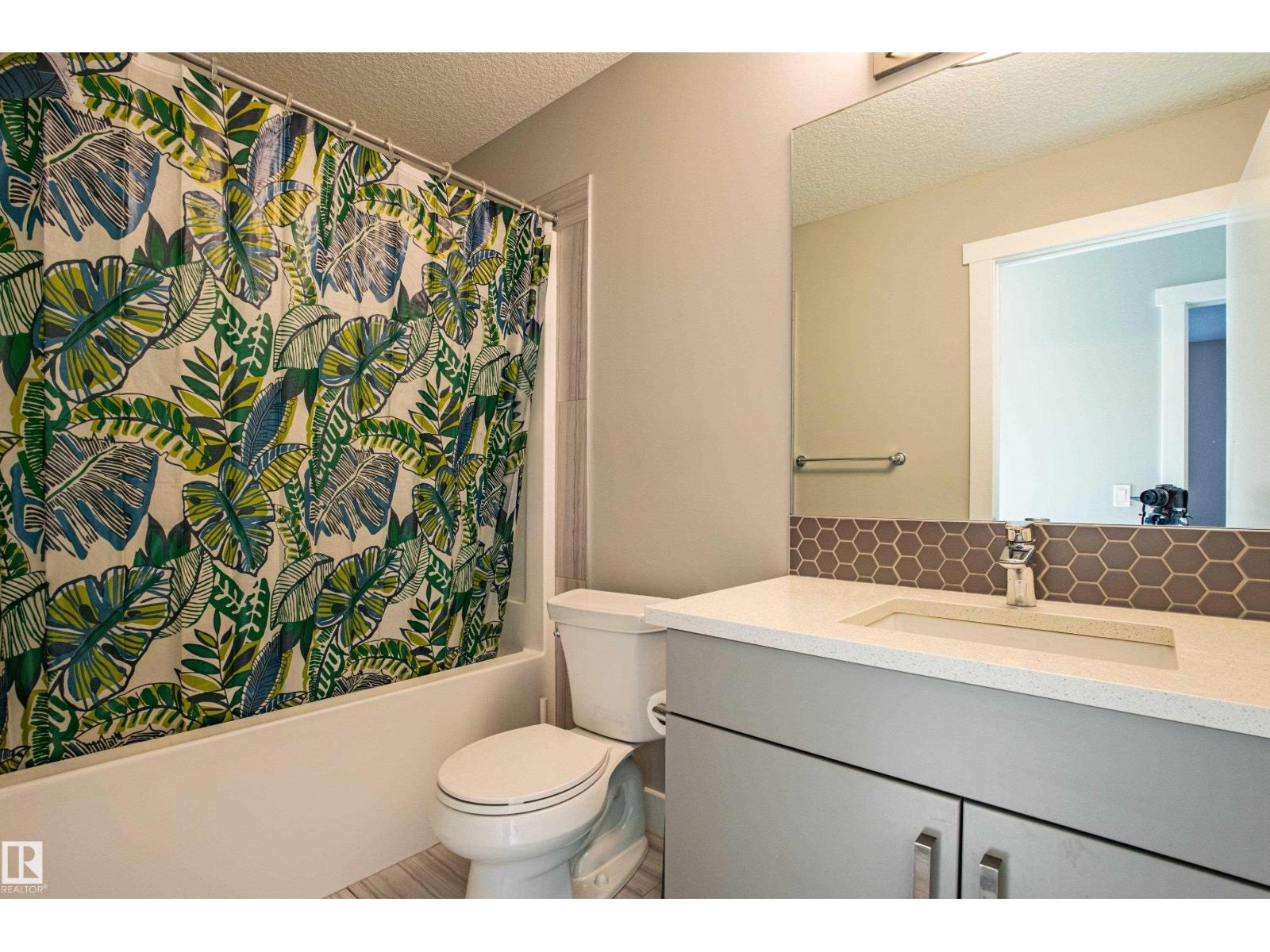 9815 225 ST NW, Edmonton