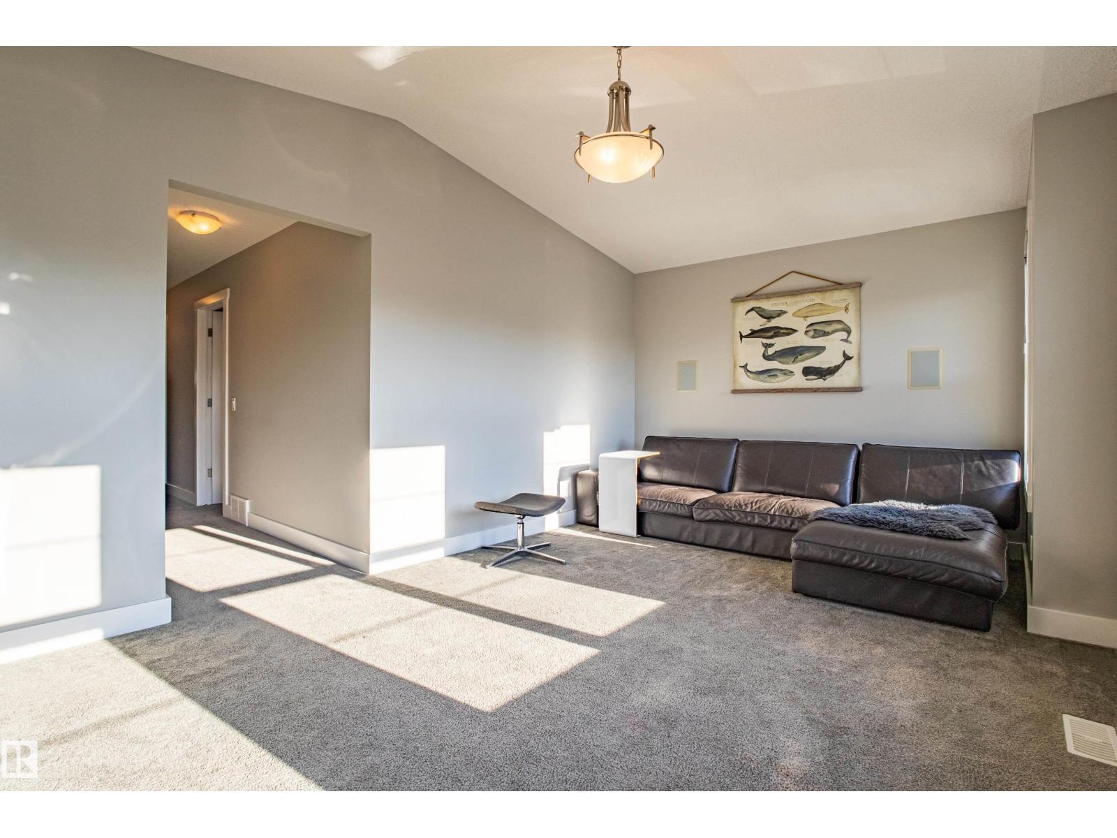 9815 225 ST NW, Edmonton