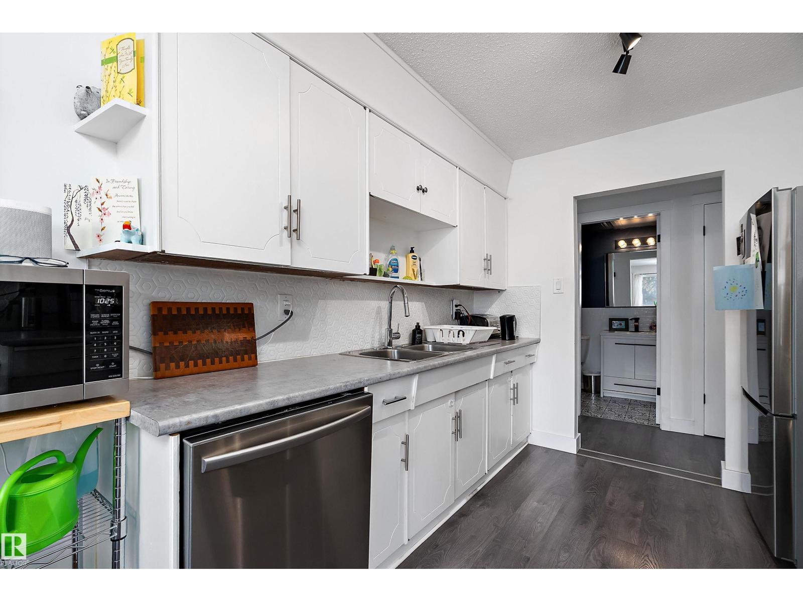 9326 80 AV NW, Edmonton