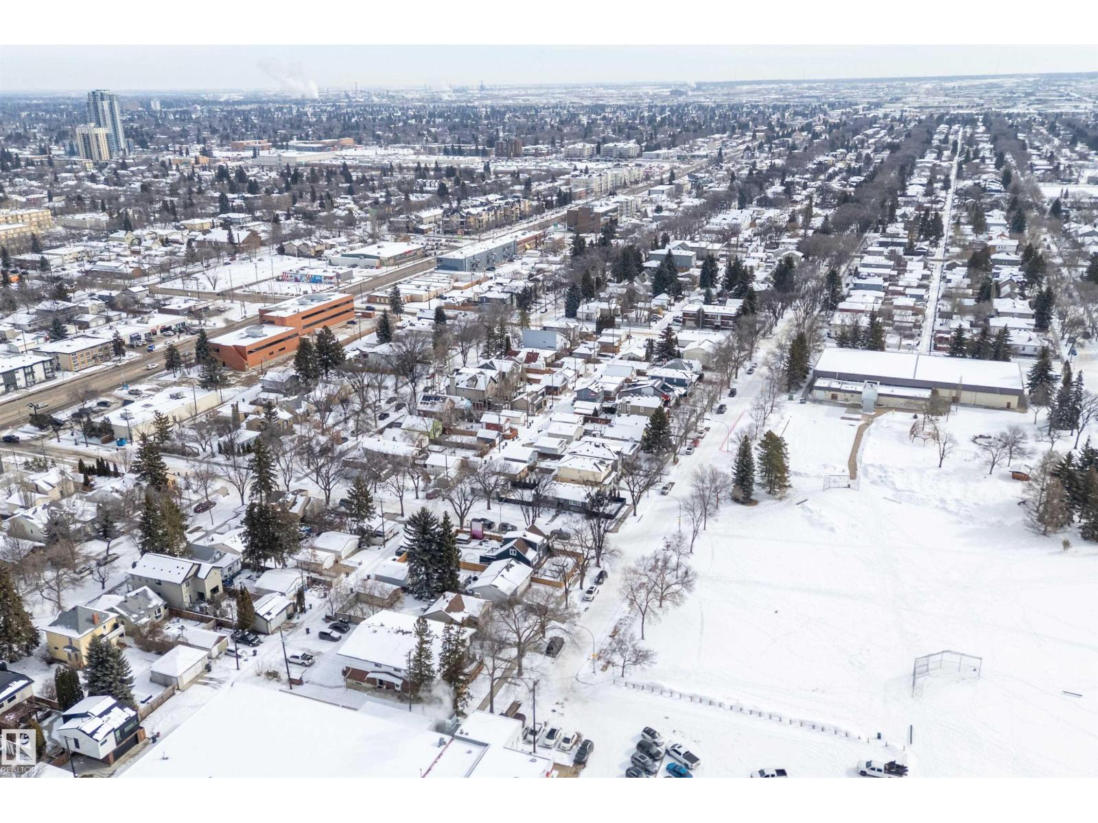 9326 80 AV NW, Edmonton