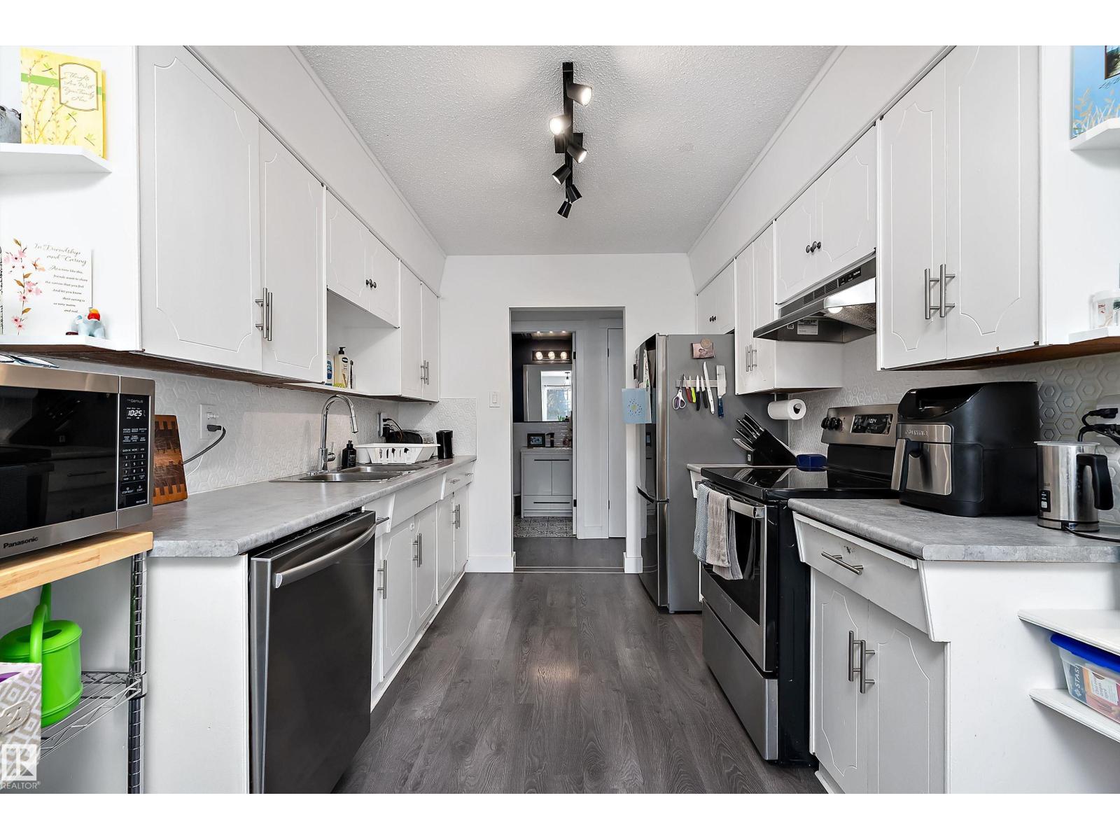 9326 80 AV NW, Edmonton