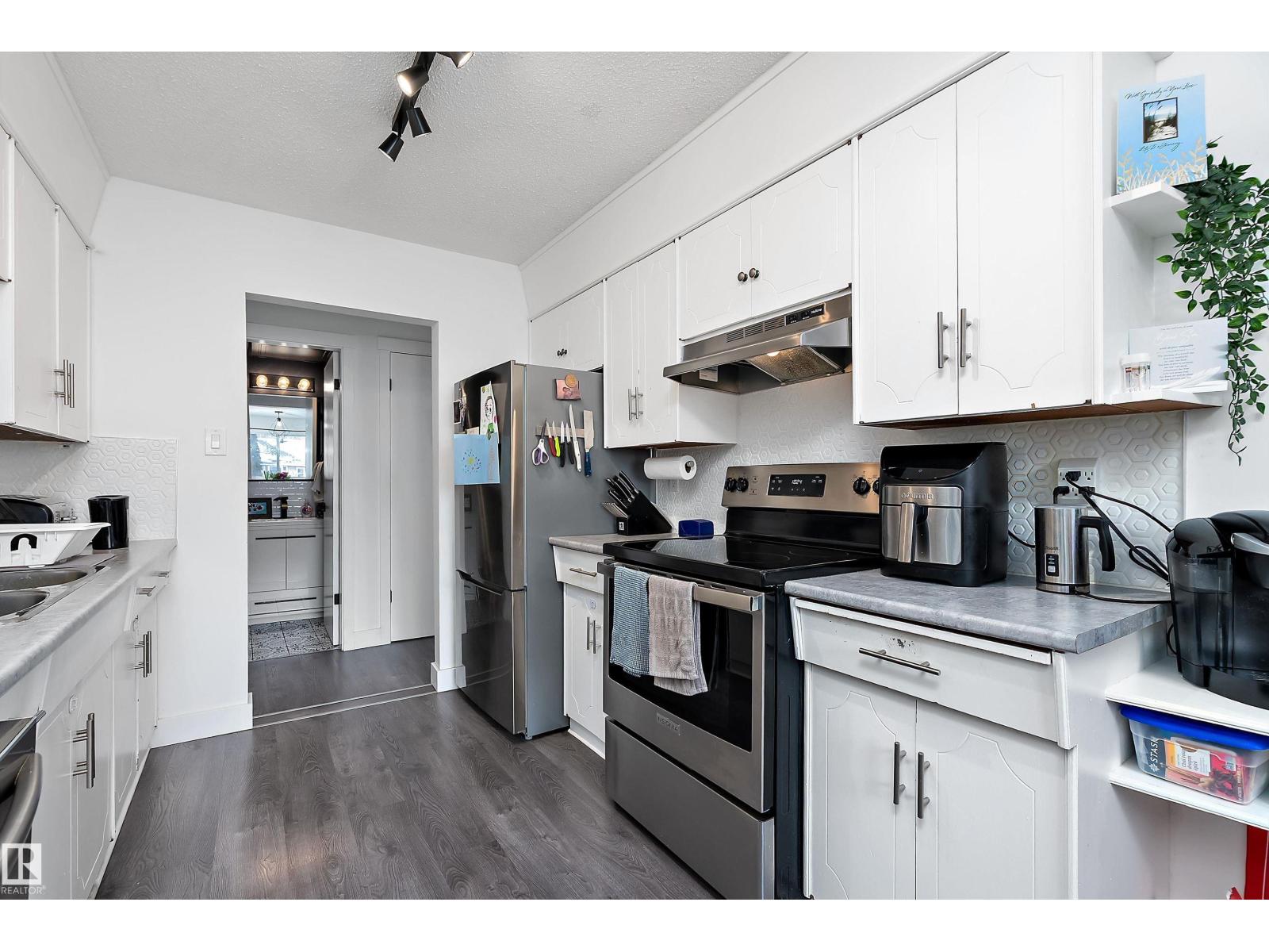 9326 80 AV NW, Edmonton