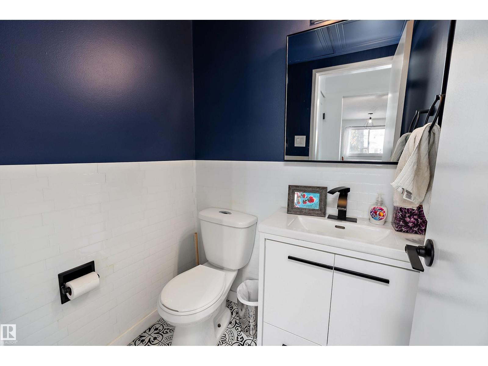 9326 80 AV NW, Edmonton