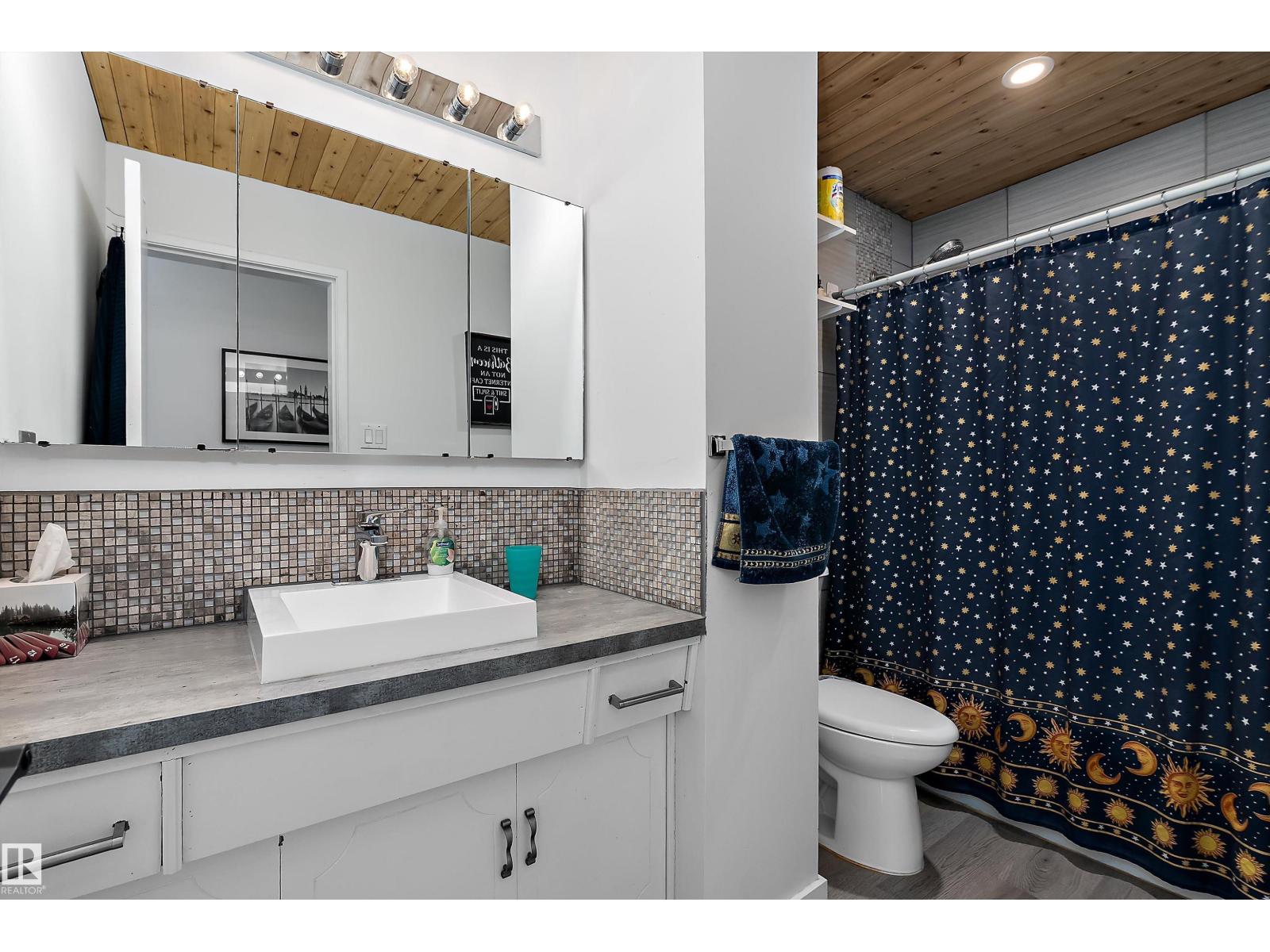 9326 80 AV NW, Edmonton