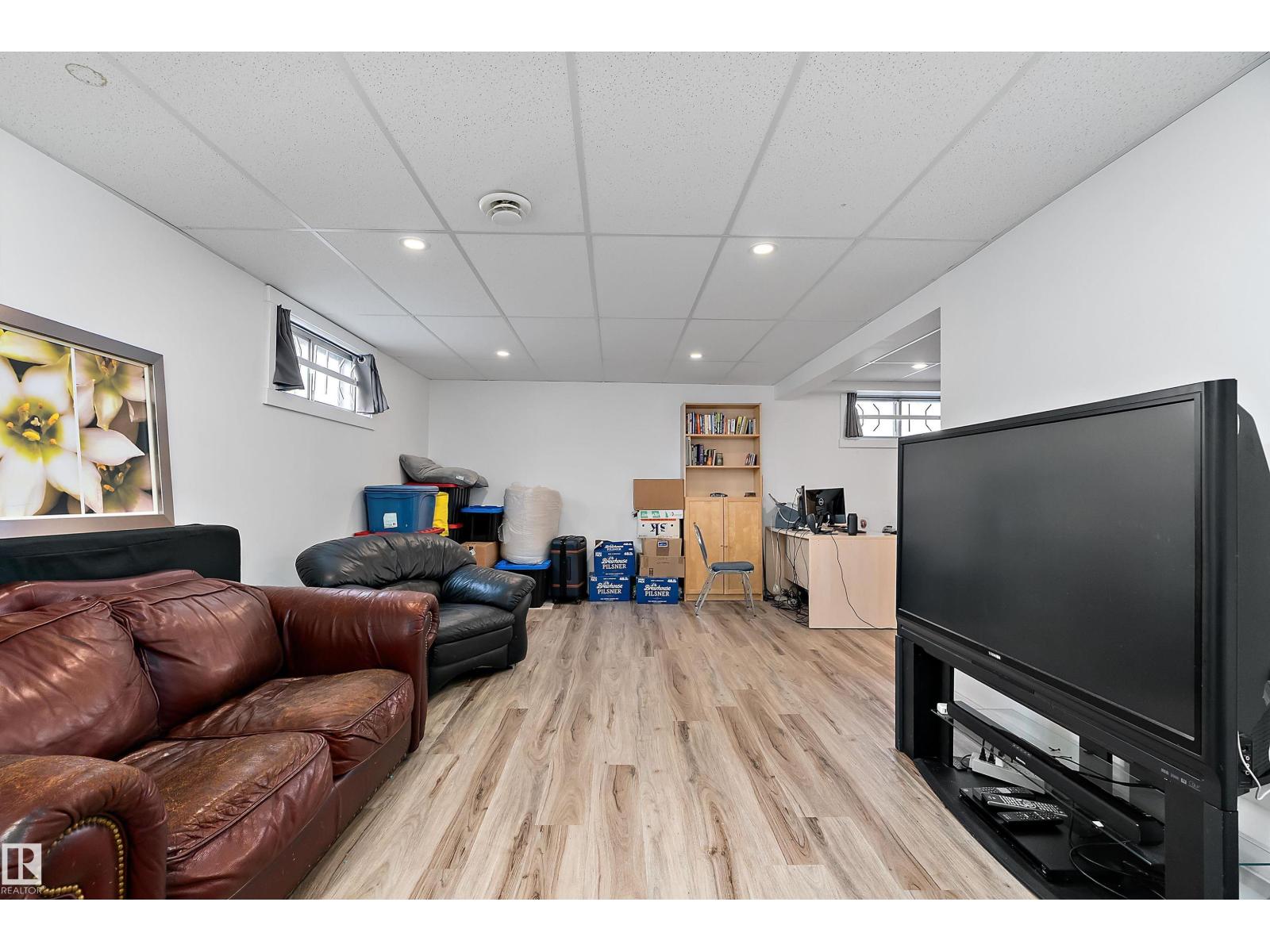 9326 80 AV NW, Edmonton