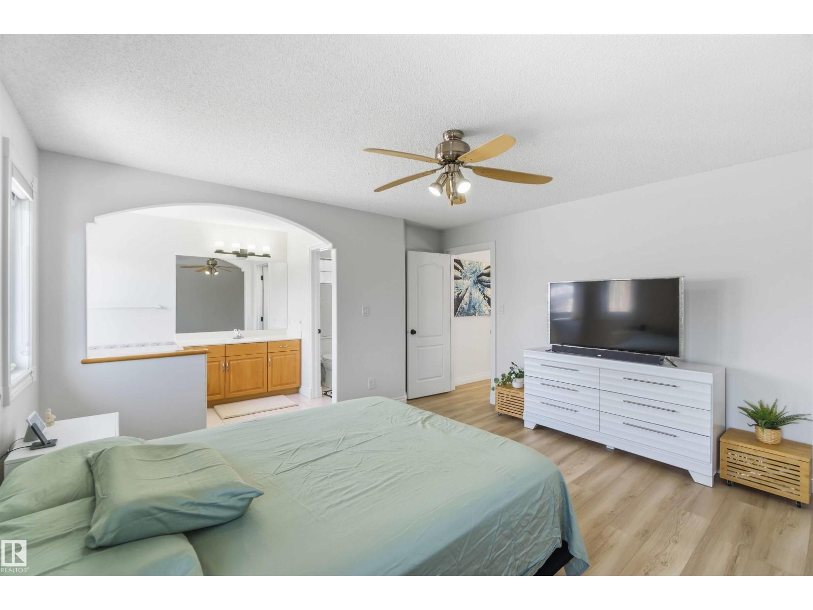 1324 116 ST NW, Edmonton