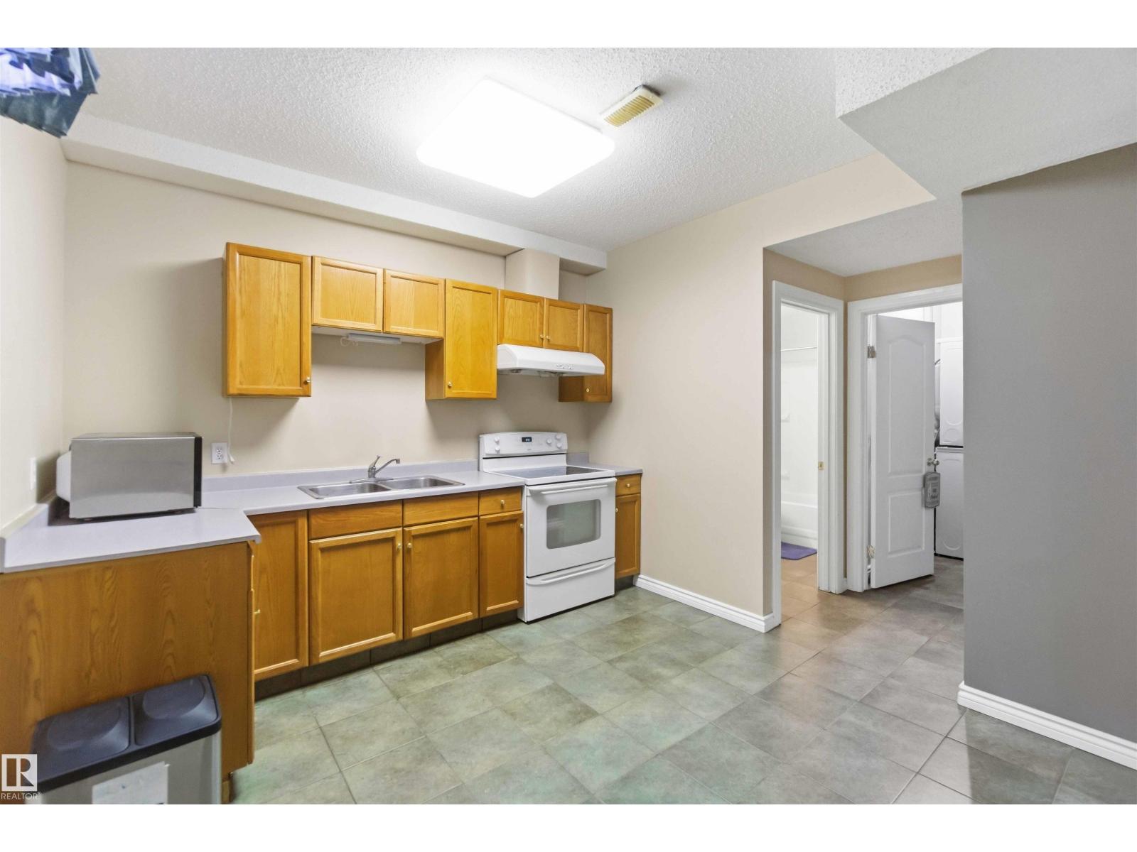 1324 116 ST NW, Edmonton