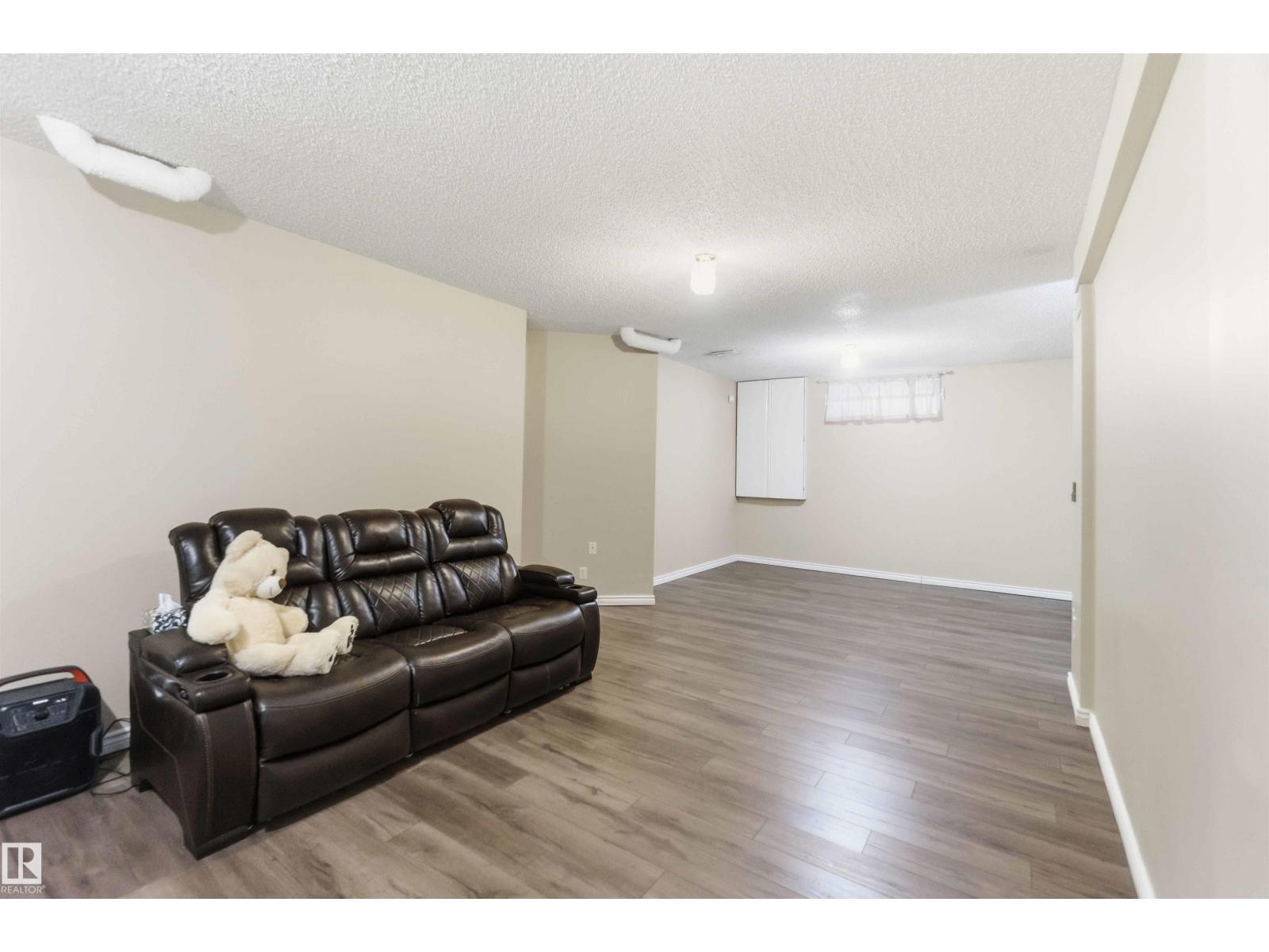 1324 116 ST NW, Edmonton