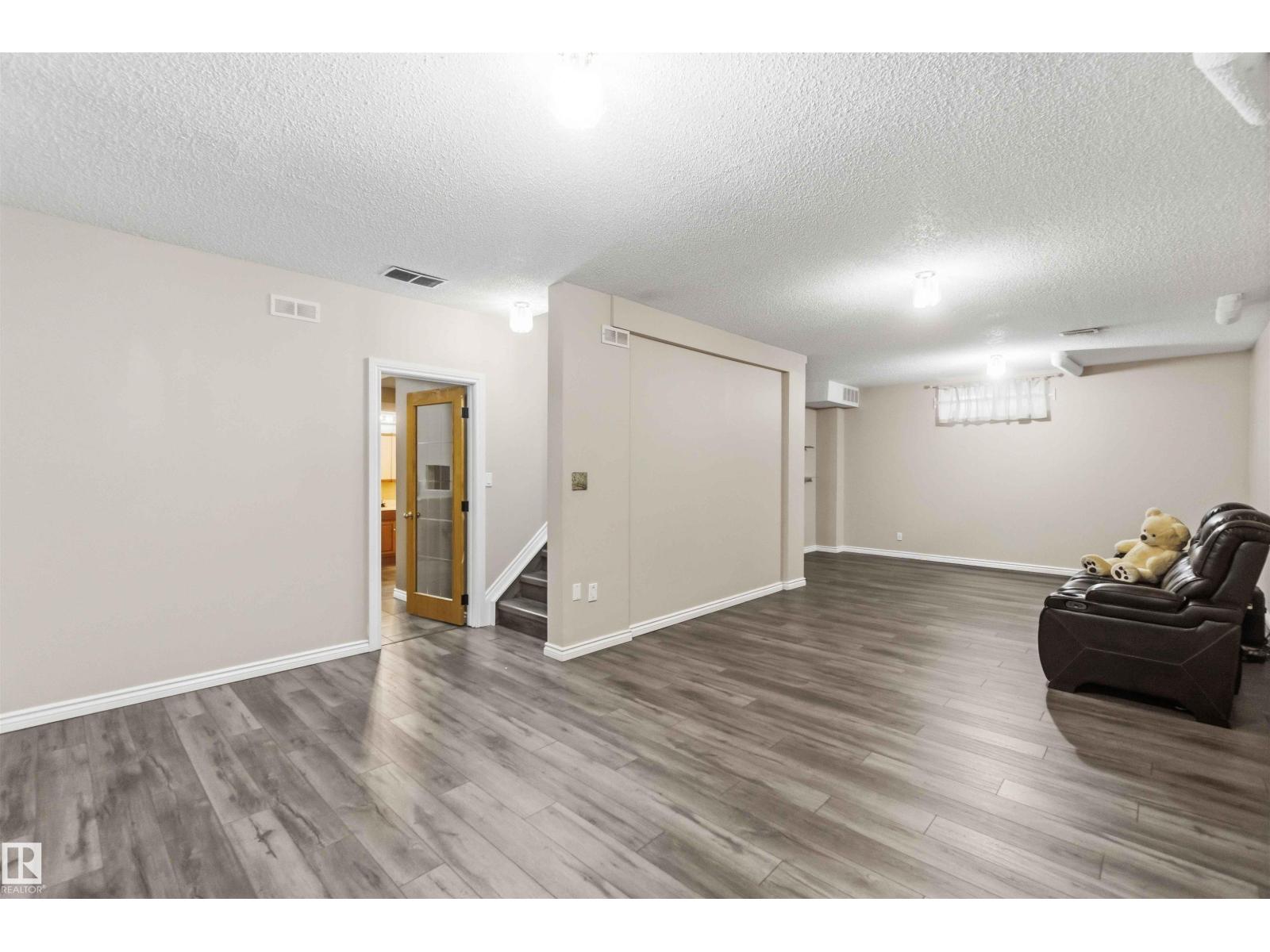 1324 116 ST NW, Edmonton