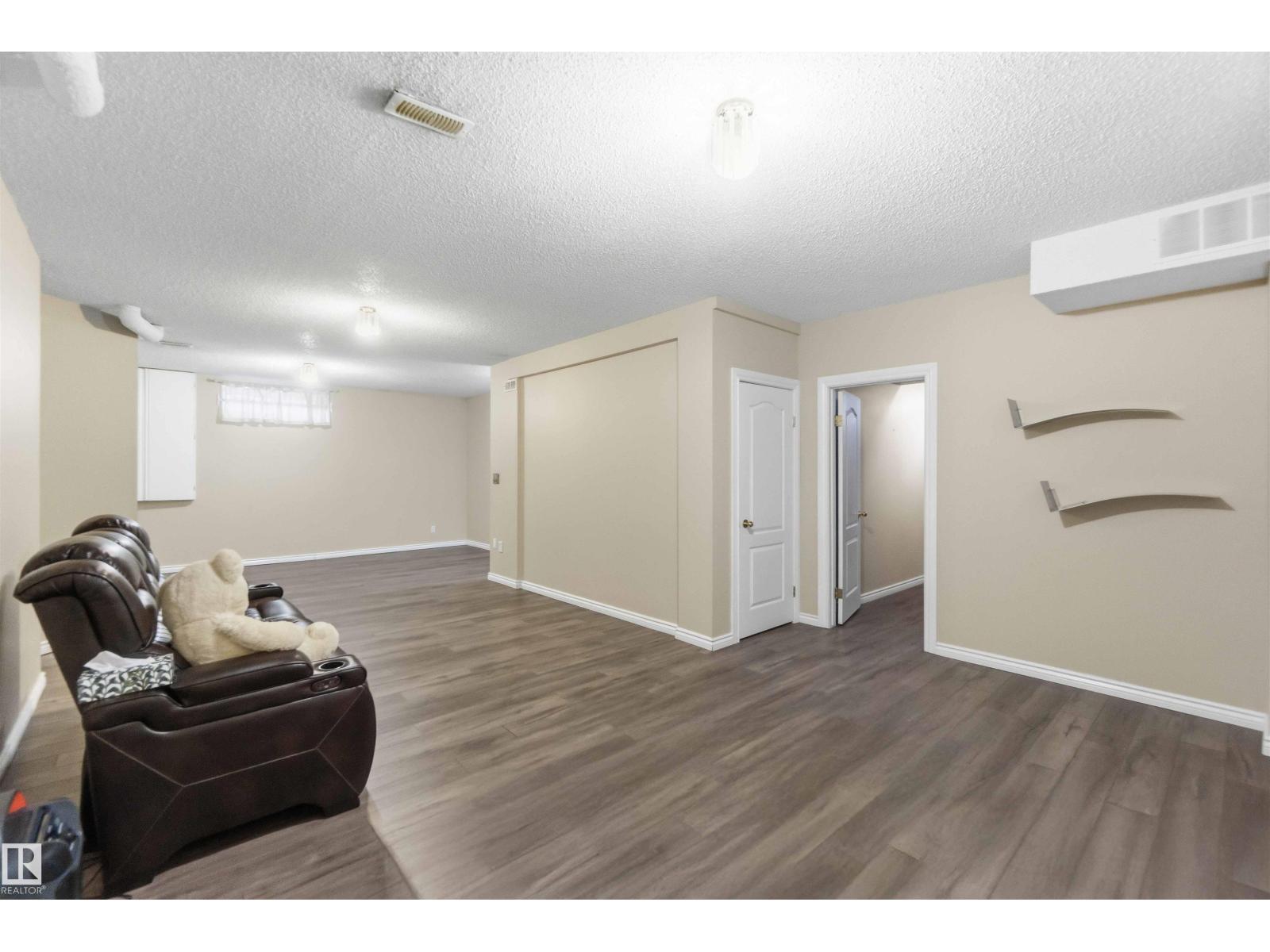 1324 116 ST NW, Edmonton