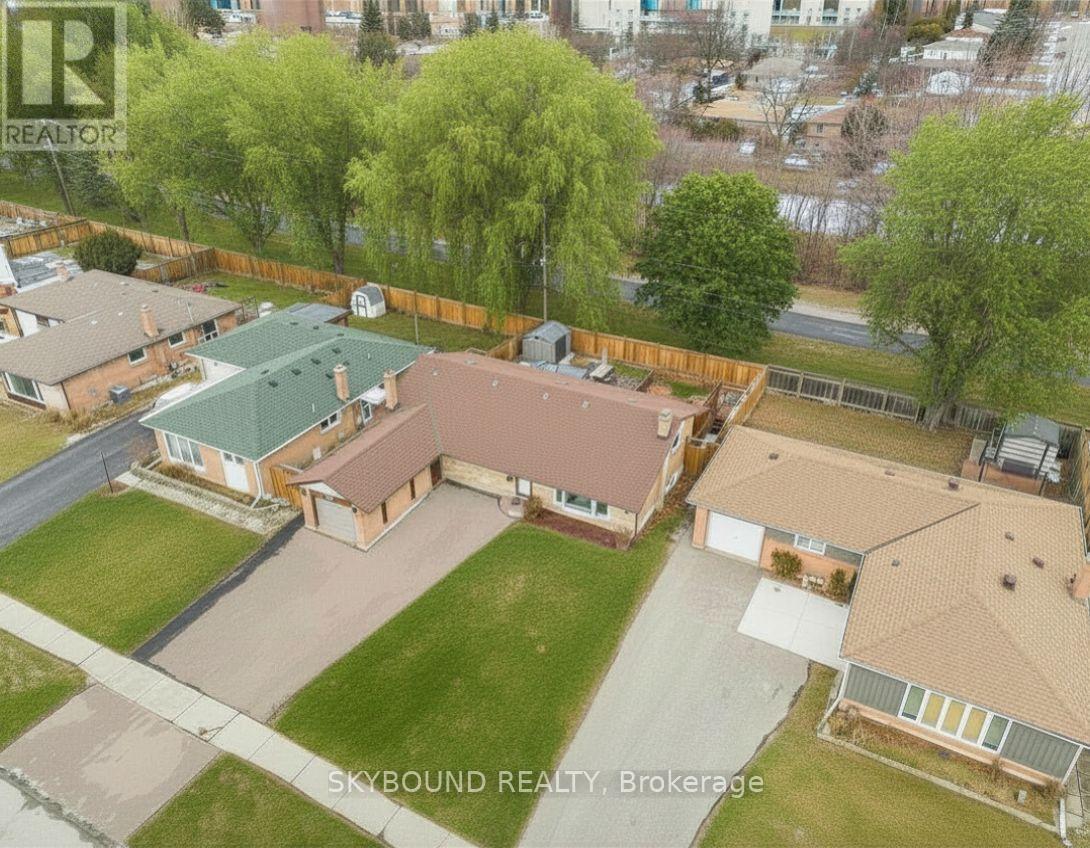 11 ADDINGTON CRESCENT